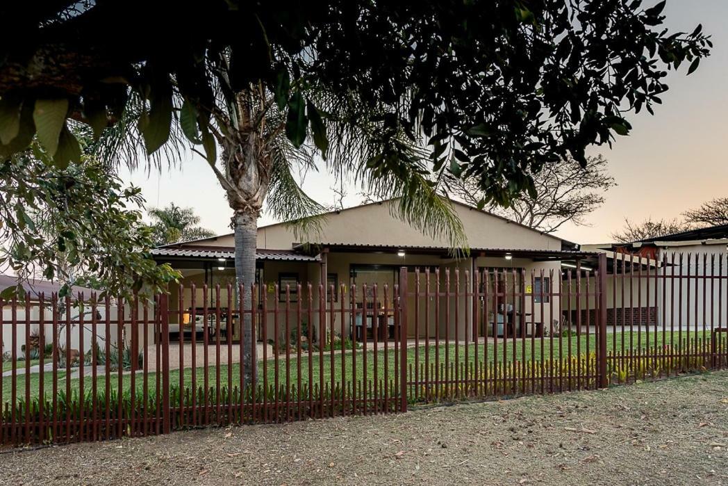 Kiyala Guest Farm Hotell Mbombela Exteriör bild